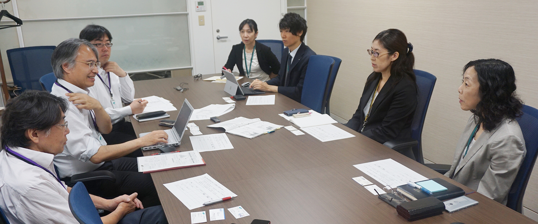 2部の様子　右手前から：仲山氏，伊藤氏，上田氏，古中氏，植松氏，藤瀬氏，吉野氏