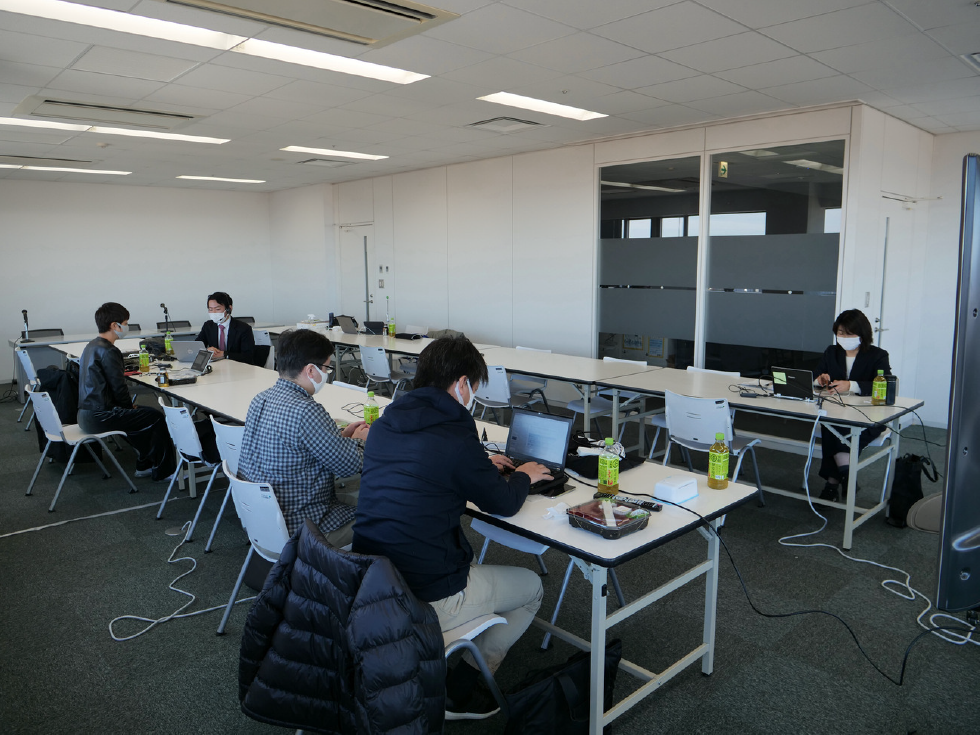 オンライン公開講座の運営時の会議室　Meeting room as an operation center of the virtual public lecture.