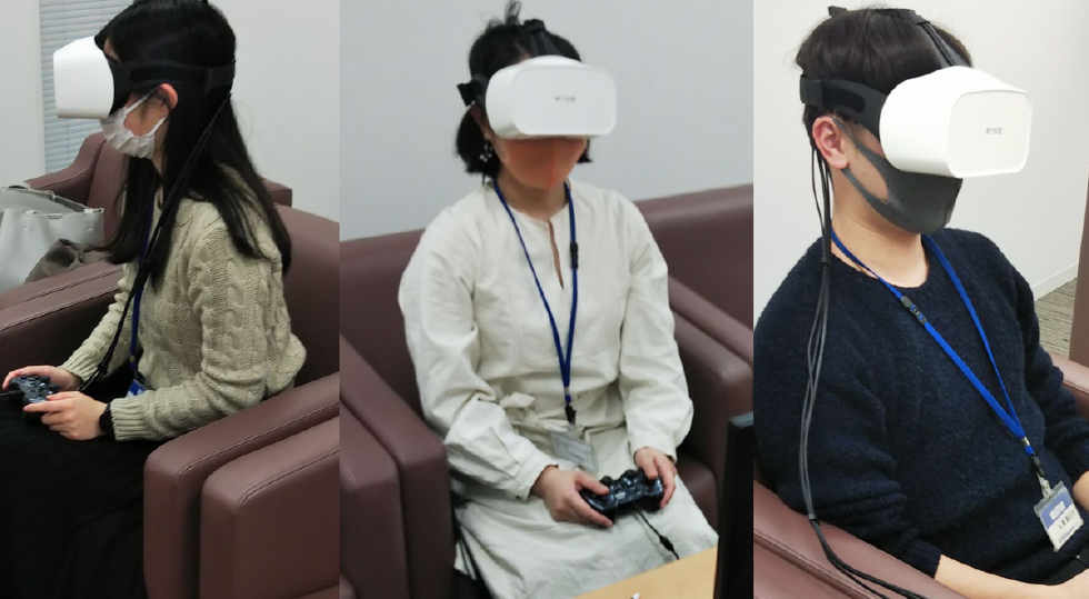 実験時の被験者の様子　Subjects playing in VR.