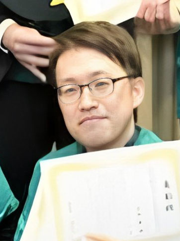 山根　寛