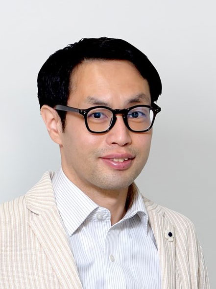 國吉啓介
