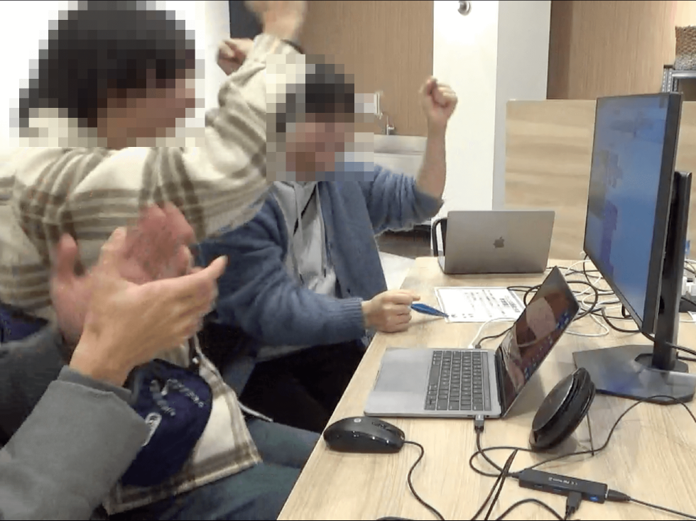 実験中の操作被験者グループの様子　Operator group during the experiment.