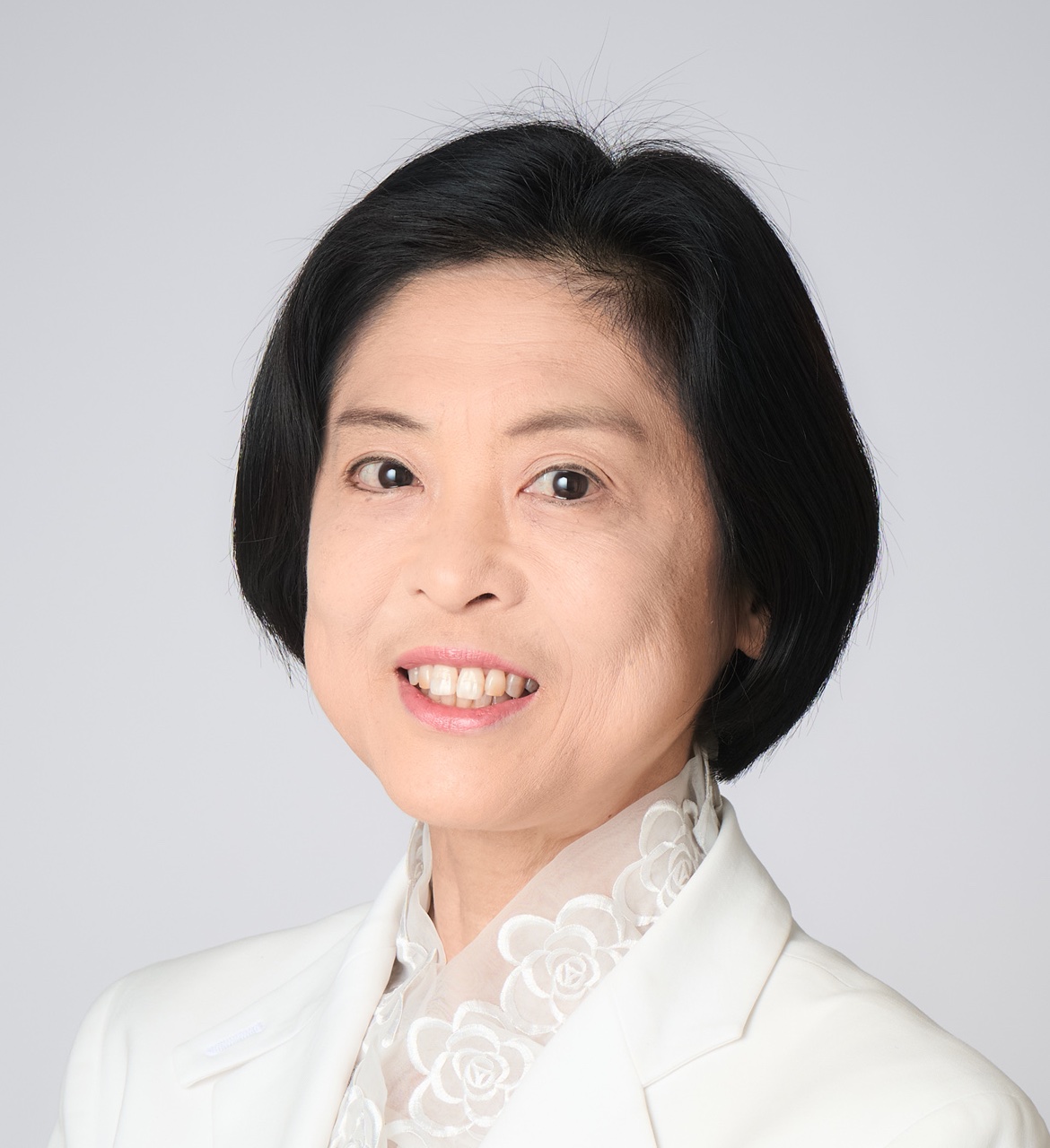 高岡　詠子