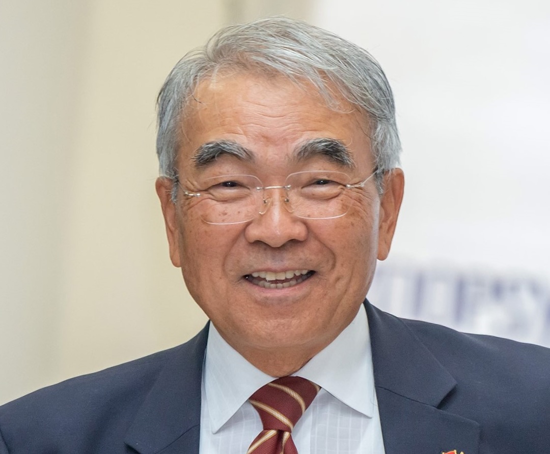 金出　武雄